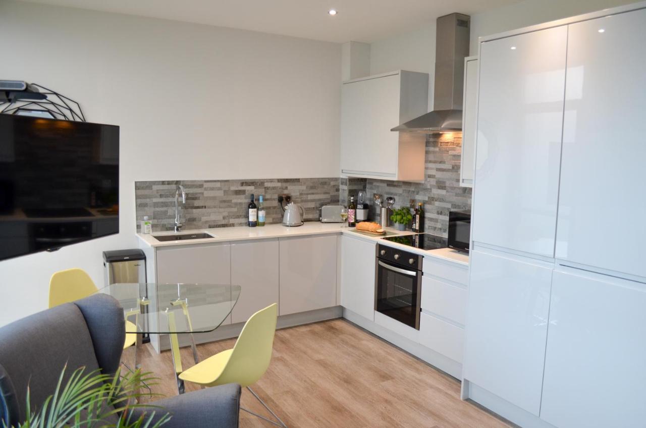 Cotels At 7Zero1 Serviced Apartments - Modern Apartments, Superfast Broadband, Free Parking, Centrally Located Милтон-Кейнс Экстерьер фото