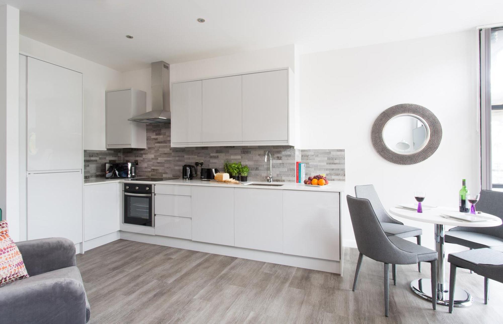 Cotels At 7Zero1 Serviced Apartments - Modern Apartments, Superfast Broadband, Free Parking, Centrally Located Милтон-Кейнс Экстерьер фото