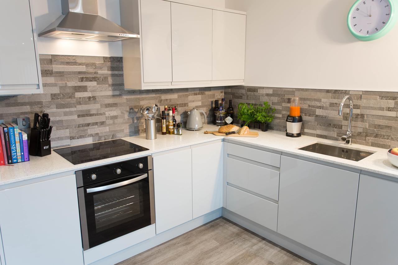 Cotels At 7Zero1 Serviced Apartments - Modern Apartments, Superfast Broadband, Free Parking, Centrally Located Милтон-Кейнс Экстерьер фото
